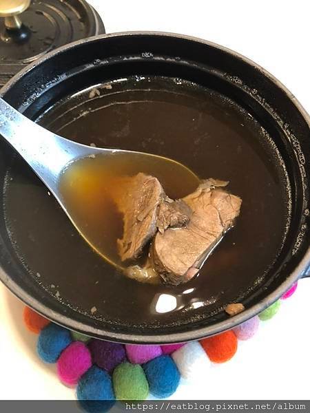 牛肉牛雜湯冷凍包｜姥氣橫秋姥韻牛肉鍋、牛三寶鍋＠Cecili
