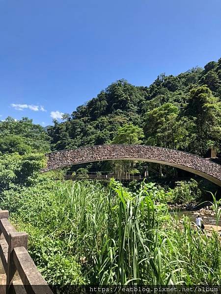 寵物毛孩景點★新竹北埔冷泉、新竹市靜心湖＠Clare