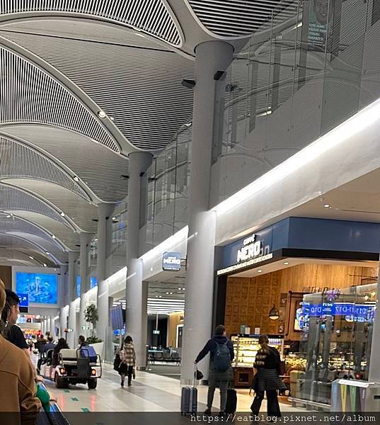 土耳其伊斯坦堡機場｜世界全球最大機場，24小時營業排隊精品＠