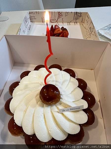 聖諾多黑生日蛋糕｜En vie Pâtisserie 在室甜