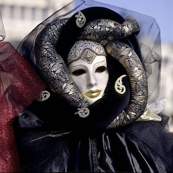 venice-mask-carnival-italy