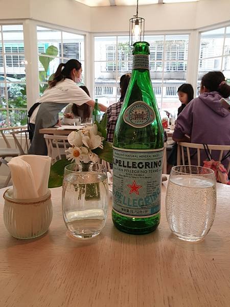 &lt;食記-台北大安&gt;大安區 SUGAR PEA 超夢幻玻璃屋餐