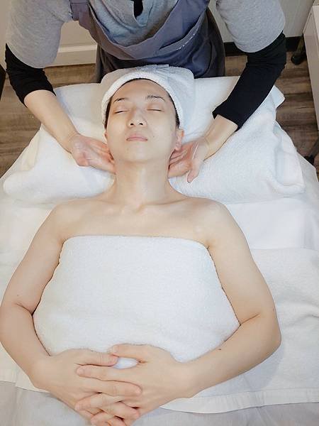&lt;美容-新北永和&gt;小臉按摩_ 易筋撥氣拓小顏課程 讓小女孩變