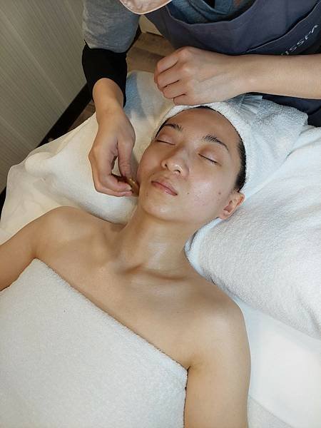 &lt;美容-新北永和&gt;小臉按摩_ 易筋撥氣拓小顏課程 讓小女孩變
