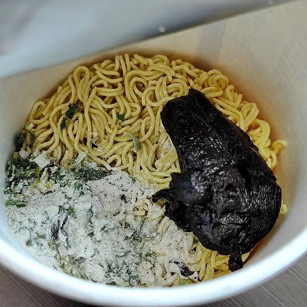 漢寶漢寶～～ 蚵仔味的細麵～～