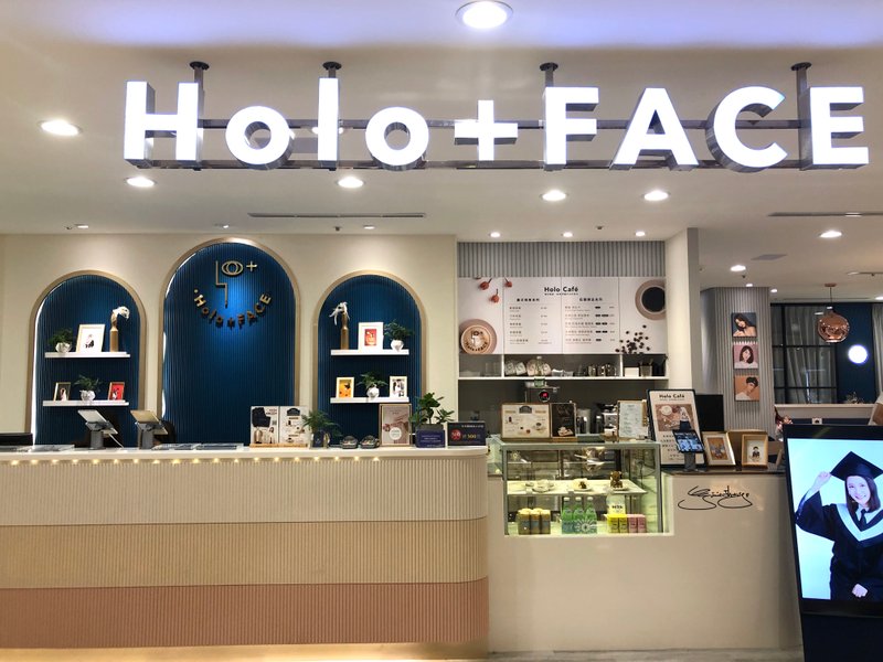 Holo + FACE 台中中友