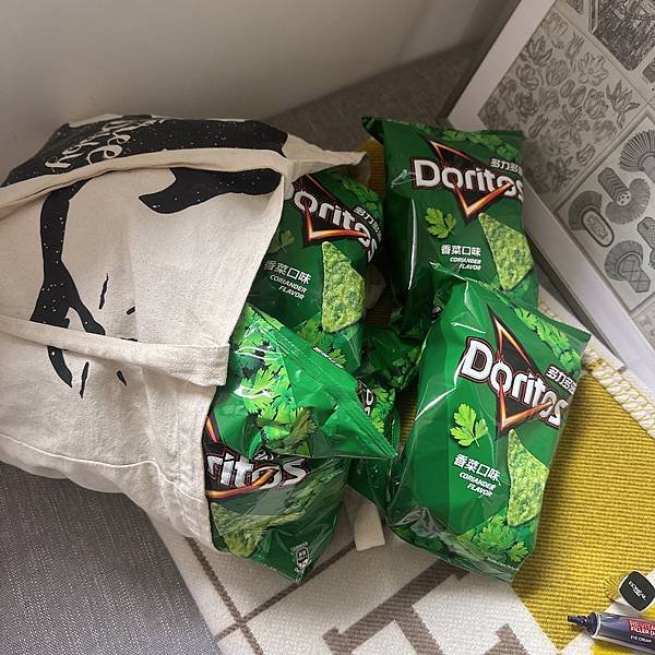 香菜撲鼻超夠味!!!!!!Doritos多力多滋香菜口味玉米