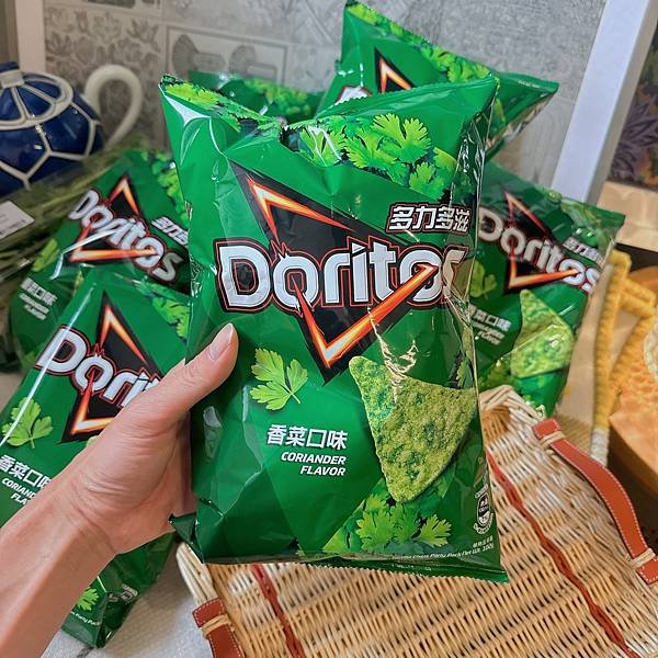 香菜撲鼻超夠味!!!!!!Doritos多力多滋香菜口味玉米