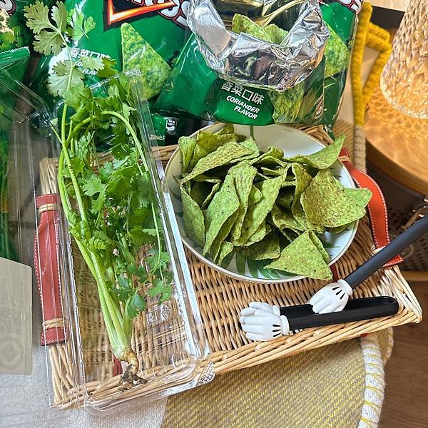 香菜撲鼻超夠味!!!!!!Doritos多力多滋香菜口味玉米