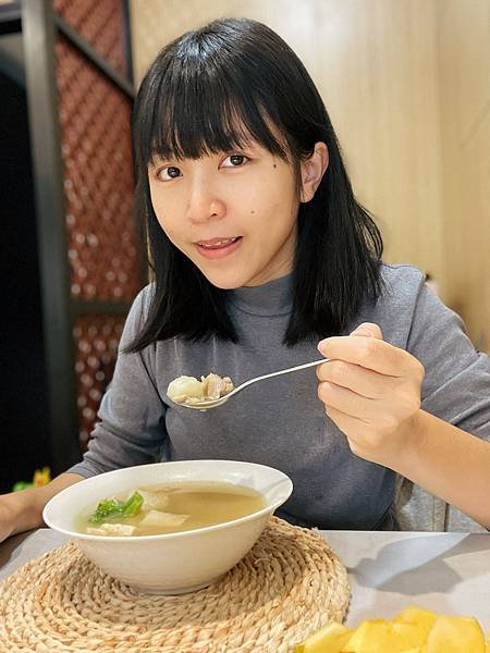 小宅食袋減醣湯～暖呼呼大份量的減醣健康餐開箱｜宅配低卡冷凍餐