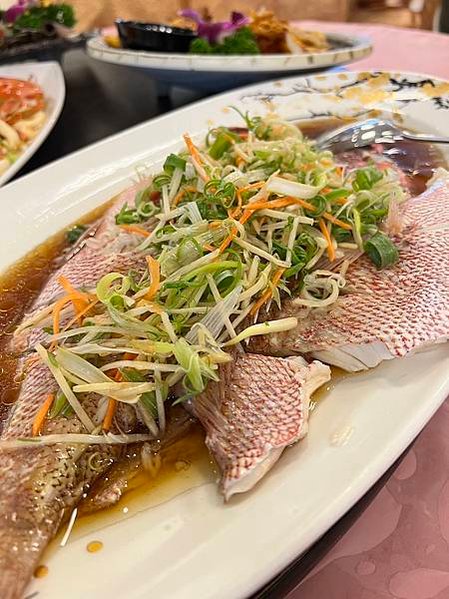 宜蘭食記 -wenwen吃美食-蟹老闆活海鮮  宜蘭烏石港超