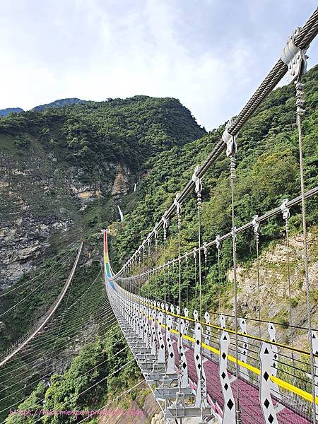 hsiaomienyang 雙龍瀑布七彩吊橋 南投信義景點 南投景點 七彩吊橋 (3)