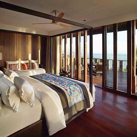Bulgari Villa Bedroom.jpg