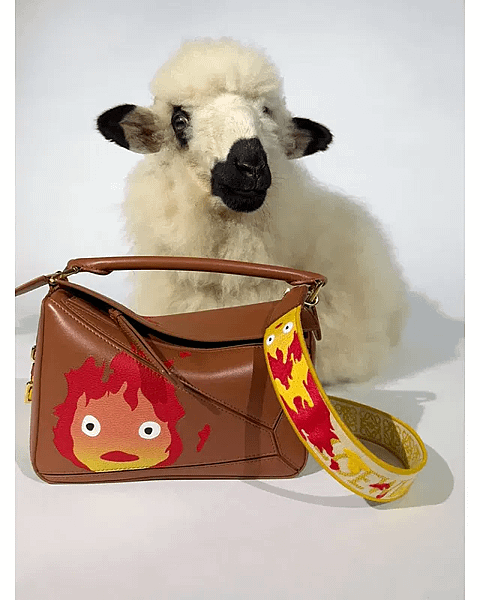 LOEWE_SS23_JT_HMC_CAMPAIGN_RGB_CROPPED_4X5_12-768x960