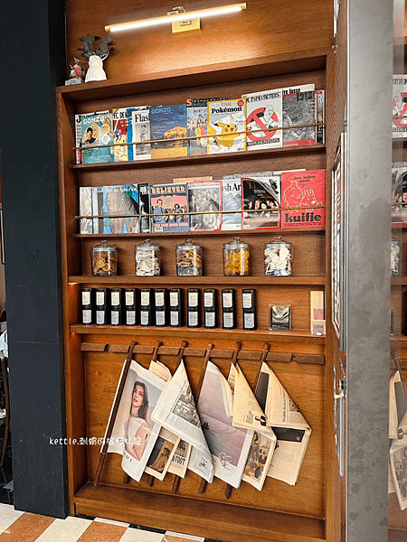 [台中西區]NEWSSTAND咖啡廳:彷彿來到英倫街頭、書報