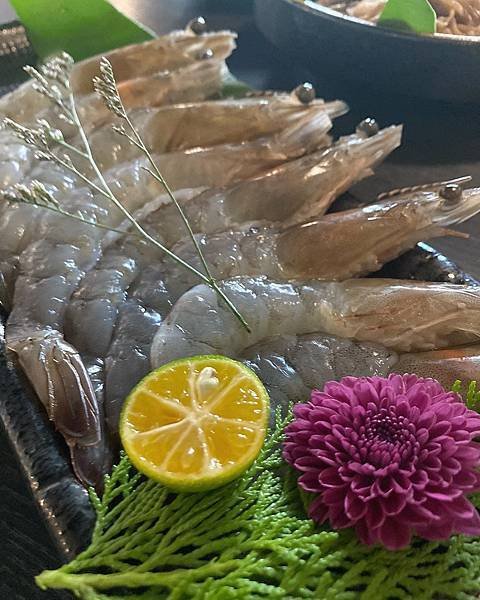 台中必吃鍋物 花東米飯豆腐鴨血和茶飲無限供應 老豆府 麻辣火