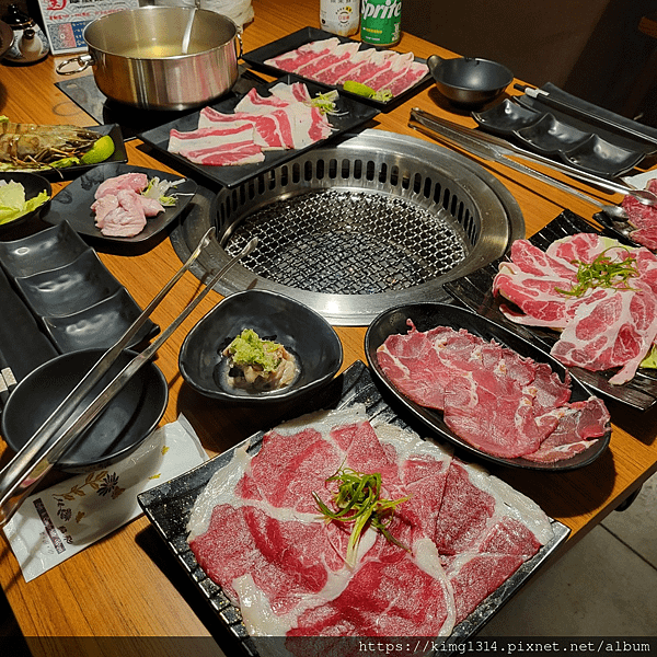 高雄前金平價燒肉吃到飽慶花苑日式燒肉火鍋吃到飽,前金區美食推薦鄰近漢神百貨內含菜單