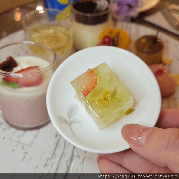 台北大安區吃到飽台北福華大飯店彩虹,多種新鮮海鮮及牛肉無限吃