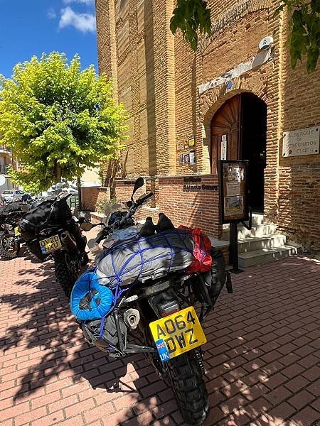 法國之路Day 18 有一種餓叫做庇護所志工覺得我餓Berc