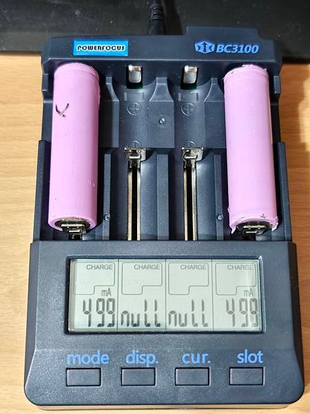 開箱 能研 BC3100 電池充電器