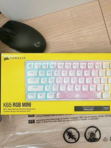 [ 開箱樂趣 ] 極致迷你．極致華麗，CORSAIR K65