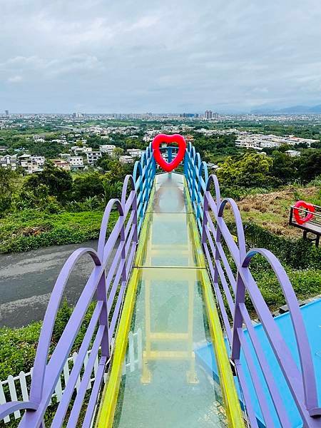 彩虹玻璃天空步道2