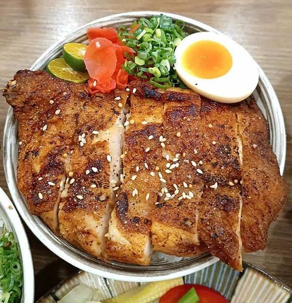 台中美食|汍樂滿盛燒肉丼 豐原總店。多達14種丼飯口味~浮誇