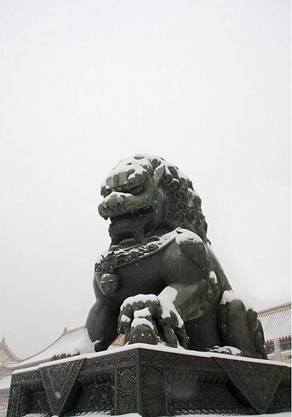 狻猊(石獅+香爐+屋頂九個走獸)是古代神話傳說中龍生九子之一