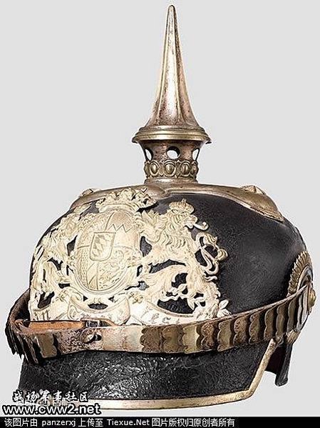 法國亞德里安鋼盔1915年/普魯士軍盔在1842年“尖頂帽”