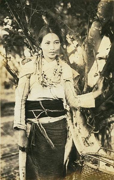 1930年陳澄波收藏的原住民女性(衣料上的紋路疑似太魯閣族在
