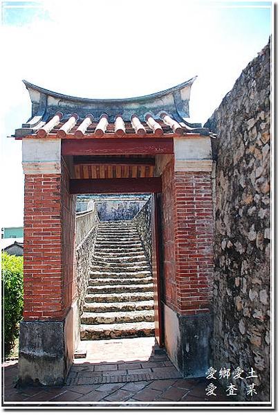 國家一級古蹟鳳山縣舊城北門拱辰門門神神荼+鬱壘/鎮福社，是位