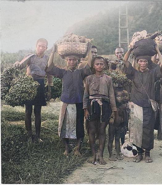 南庄地區，原是賽夏族的居住地，粵人黃祈英，在斗煥坪進入南庄開