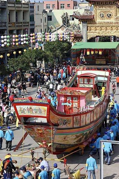 東港迎王平安祭典，東港人稱迎王-迎接代天巡狩的五位王爺神（千