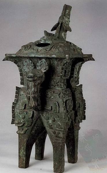 青銅卣/卣（音「友」）一種古代酒器，常見於商朝和西周時期，在