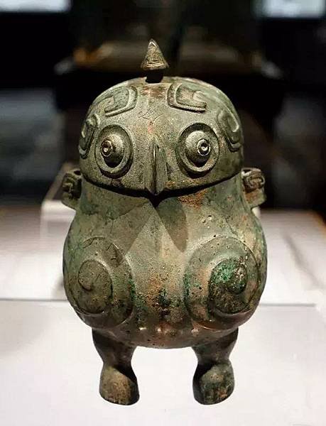 青銅卣/卣（音「友」）一種古代酒器，常見於商朝和西周時期，在
