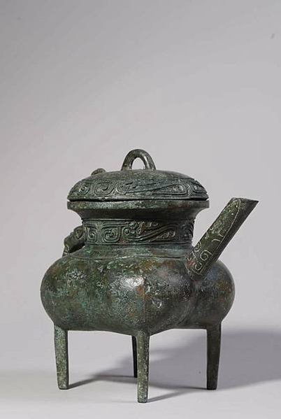 青銅卣/卣（音「友」）一種古代酒器，常見於商朝和西周時期，在
