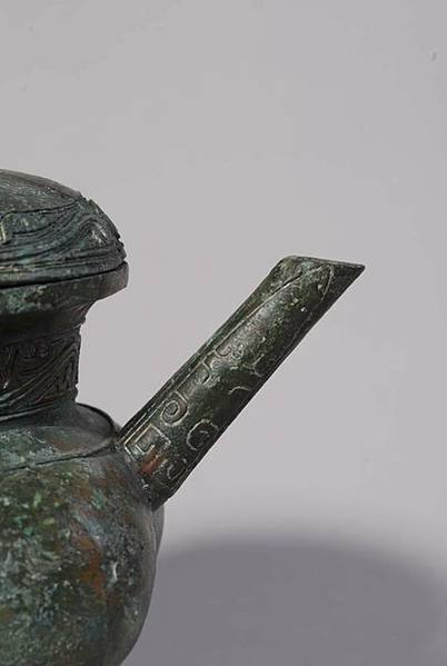 青銅卣/卣（音「友」）一種古代酒器，常見於商朝和西周時期，在