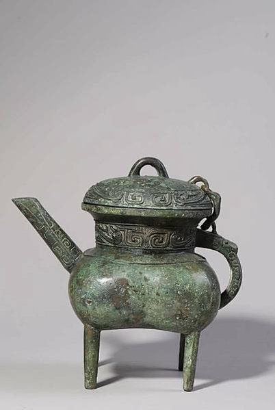 青銅卣/卣（音「友」）一種古代酒器，常見於商朝和西周時期，在