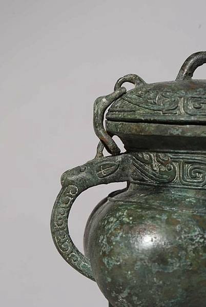 青銅卣/卣（音「友」）一種古代酒器，常見於商朝和西周時期，在