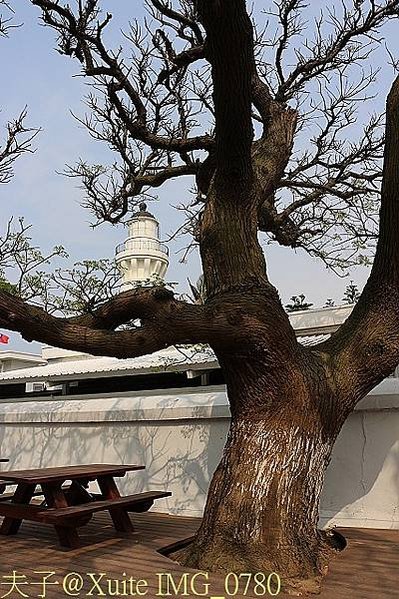 白沙岬燈塔（1898年建）國定古蹟-1901年啟用-塔身為雙