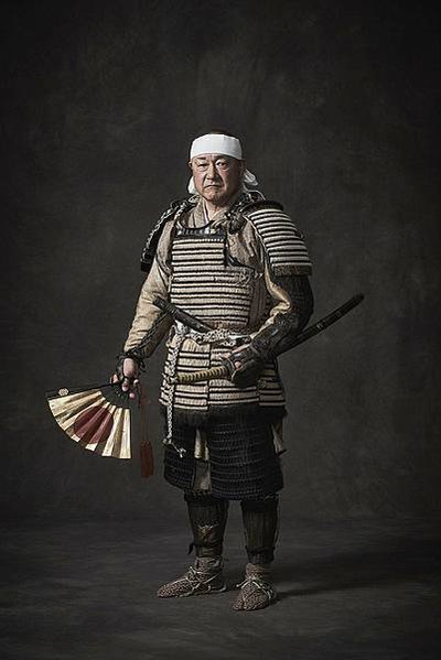 日本武士-武士的後裔繼續保護他們的文化，同時過上他們現在的生