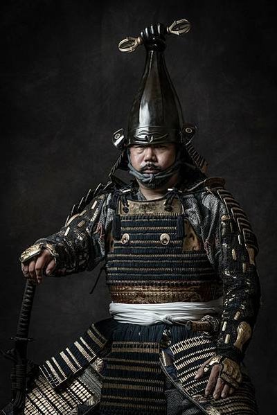 日本武士-武士的後裔繼續保護他們的文化，同時過上他們現在的生