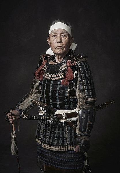 日本武士-武士的後裔繼續保護他們的文化，同時過上他們現在的生