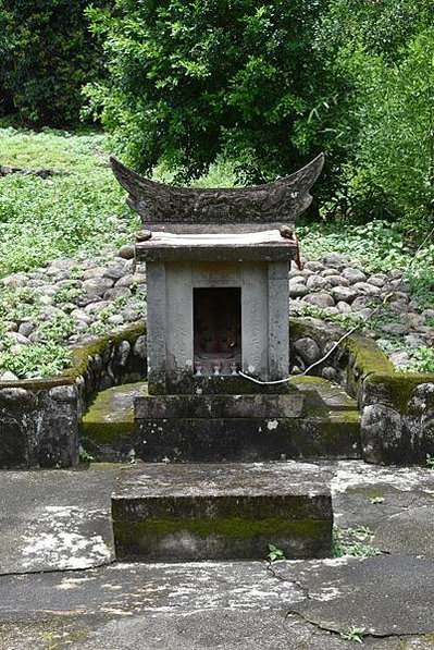 苗栗縣西湖鄉伯公(土地公福德祠)墓塚式-卵石化胎