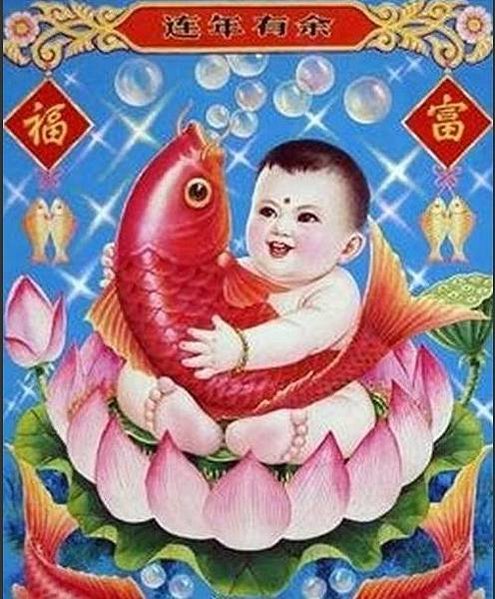 金太郎抱鯉魚像在日本文化中有著吉祥寓意，如同七福神中手持釣竿