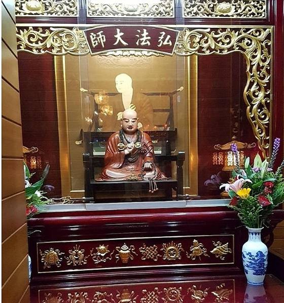 日本石佛在臺灣：日治時期移植臺灣的庶民信仰/巡禮文化/在墓地