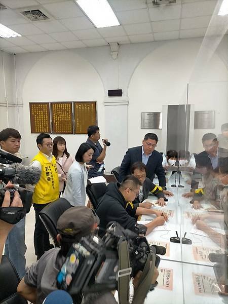 竹北天坑「520建案自救會」「豐采520」建案周邊道路至今共