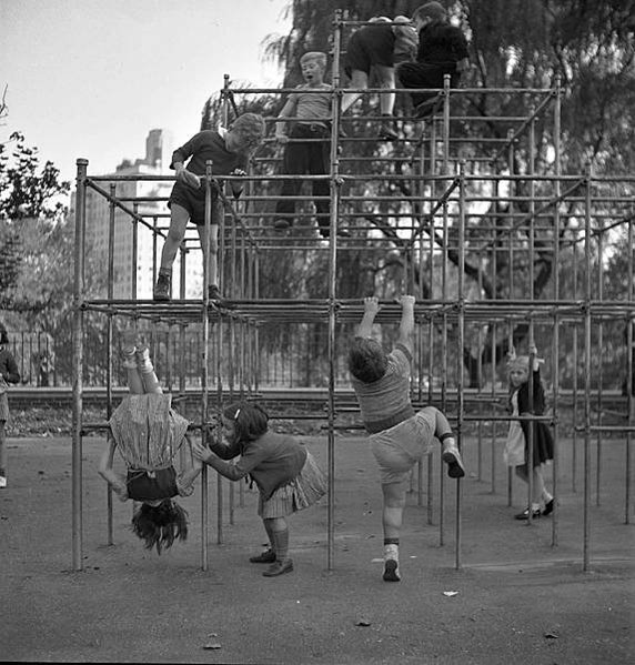 playground_1942