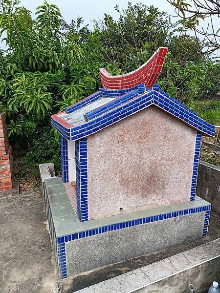 苗栗縣西湖鄉伯公(土地公福德祠)墓塚式-卵石化胎