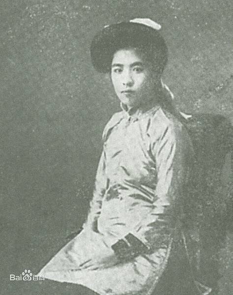 呂碧城1883年-1943年-女權運動先驅-安徽人-美艷有如